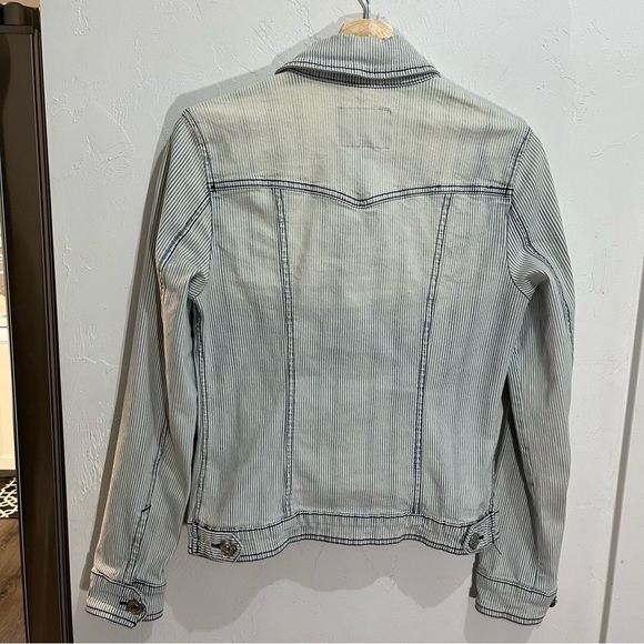 Guess Retro Blue & White Pinstriped Denim Jacket Medium - Picture 2 of 12